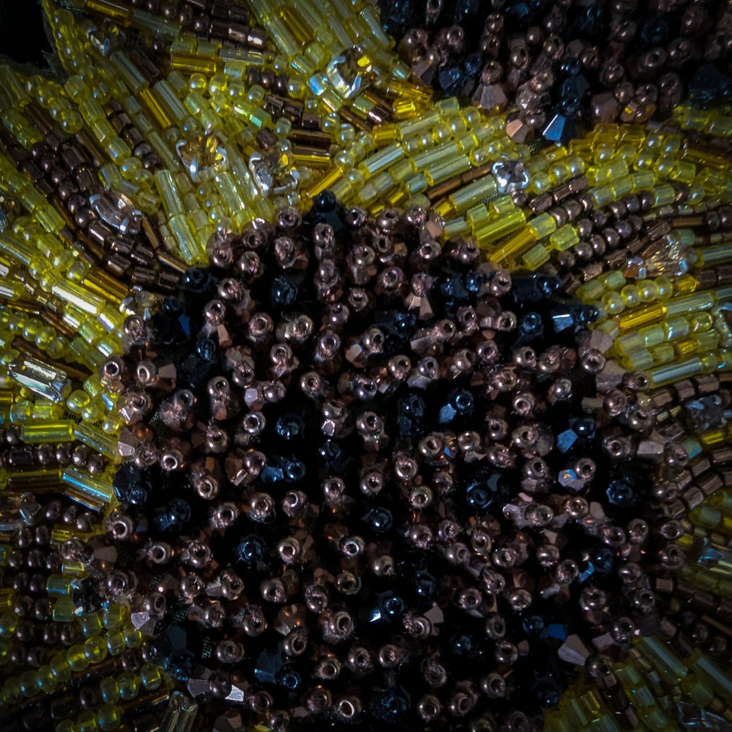 D&G heavy sunflower patch, 14x18cm, with yellow, brown, and black beads.