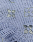 LV Leichte B-Ware, da kleine Fadenzieher Logomania Schal hellblau silber 32cm x 164cm S4X1X010