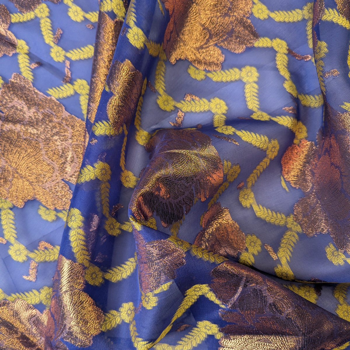 Chiffon · Fil Coupé · Seide, Lurex · Ornament · Kupfer und Grüntöne · 155 cm · 60 g/m² · Meterware