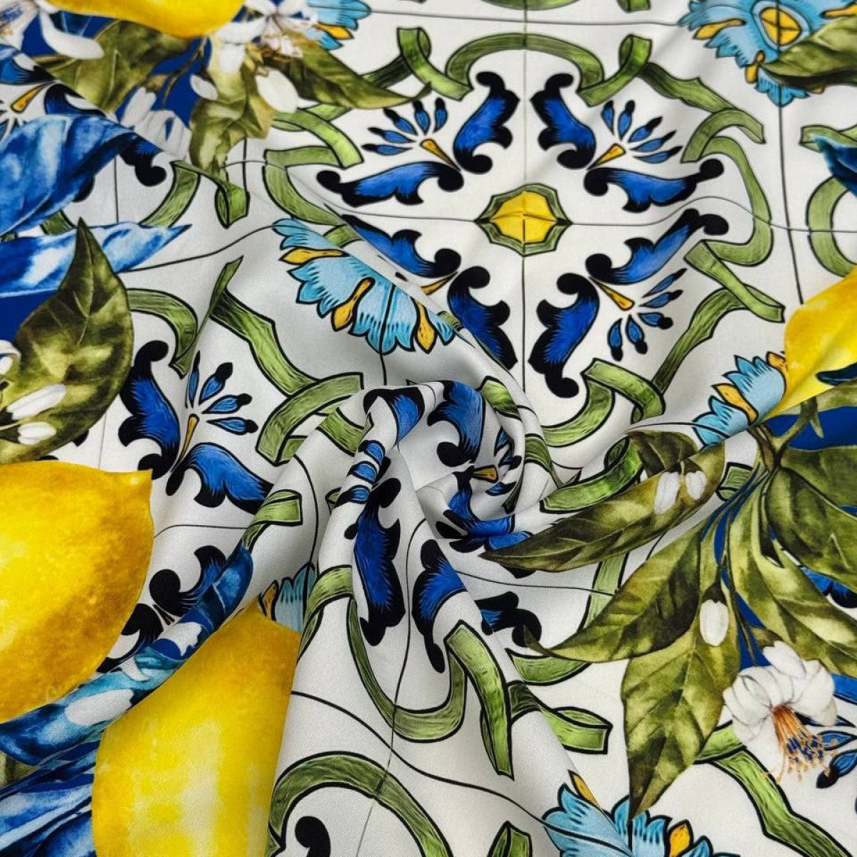 Meterware · Crêpe de Chine, Seide, Majolka, Zitronen · 140 cm 70g/m2