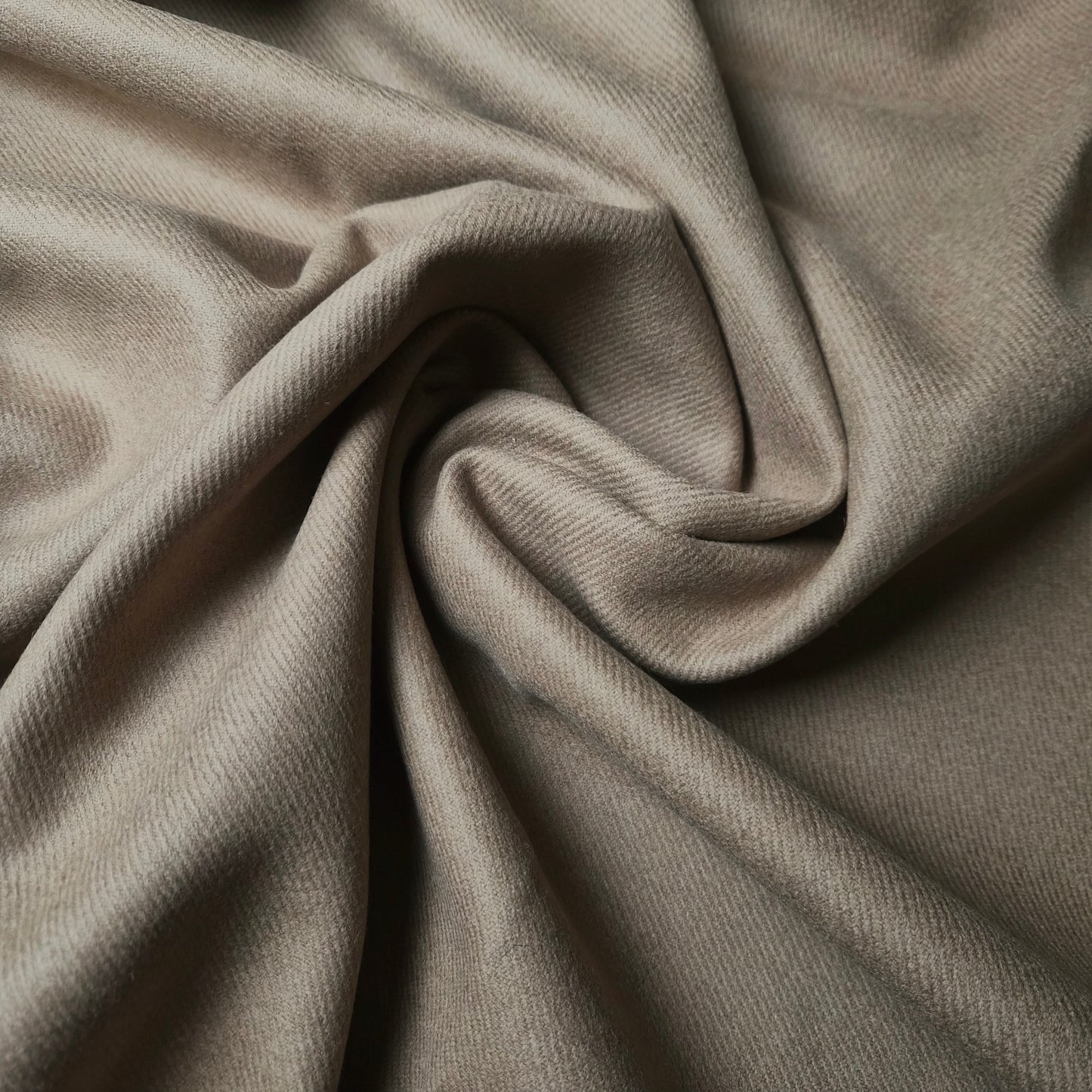 Einzelstück · Mantelstoff · Wolle · Pantone Irish Cream · 250×150 cm