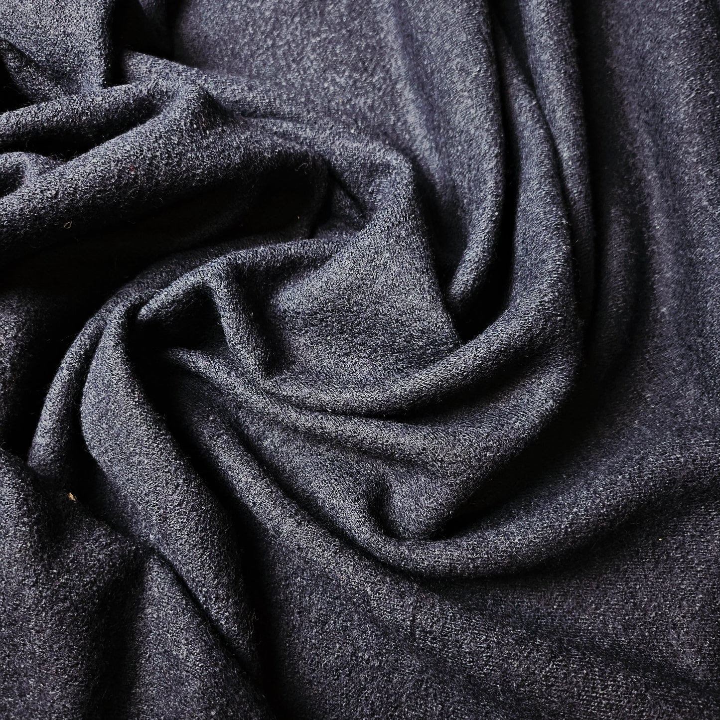 Meterware · Anzugstoff · Gekochte Wolle · Pantone Dress Blues · 140 cm · 330 g/m²