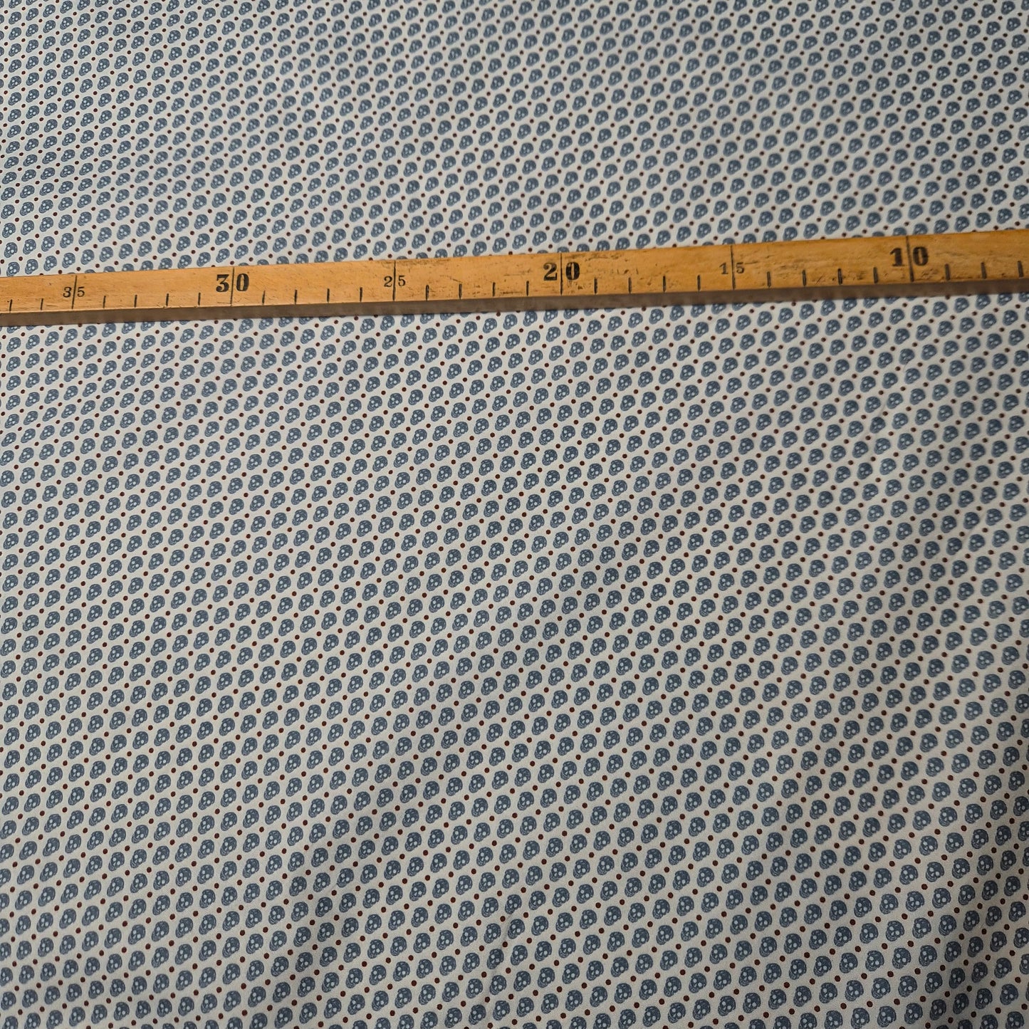 Popline Baumwolle Alwxander Mc Queen weiß und blautöne 140 cm breit