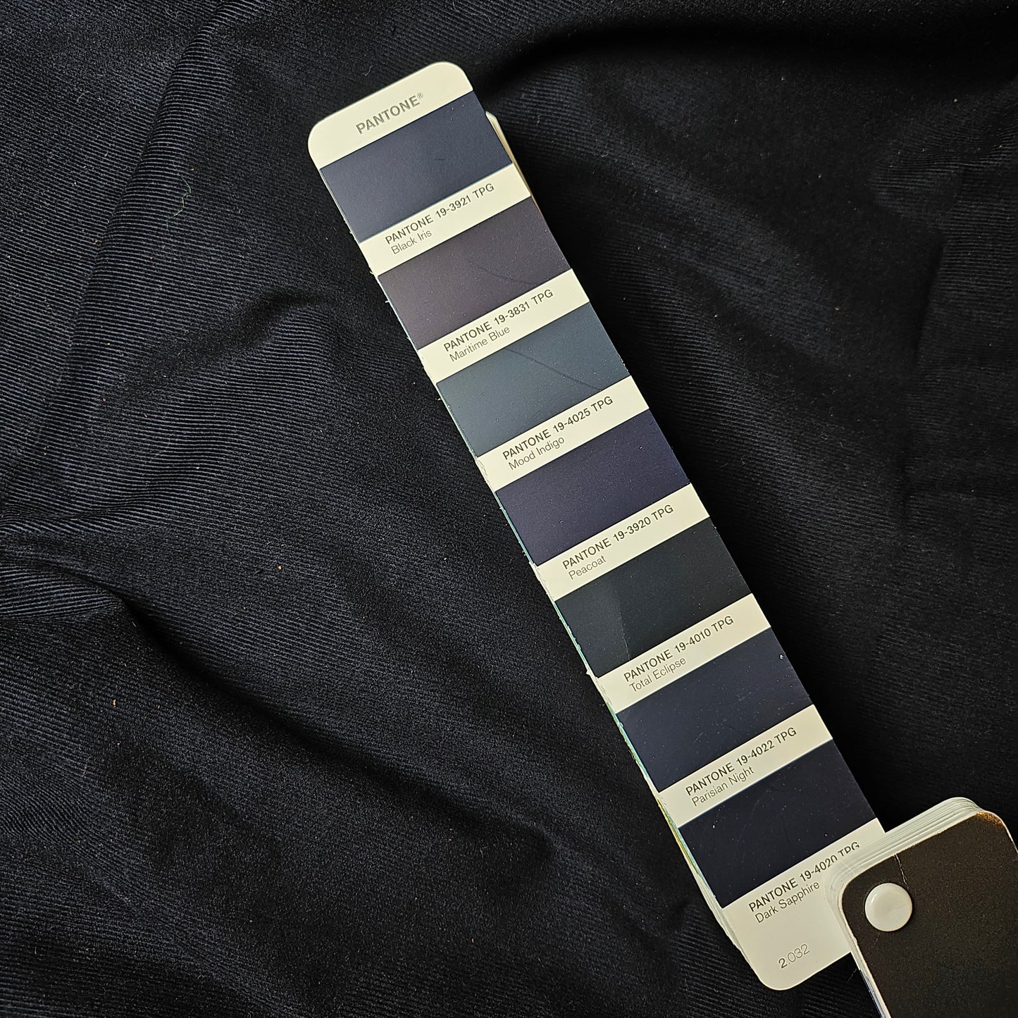 Cord, Pantone Dark Sapphire · 110×160 cm