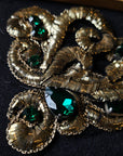 D*G – Metallstickerei Gold Ornamentik Grüne Steine | 10 × 14 cm | S3X1X054