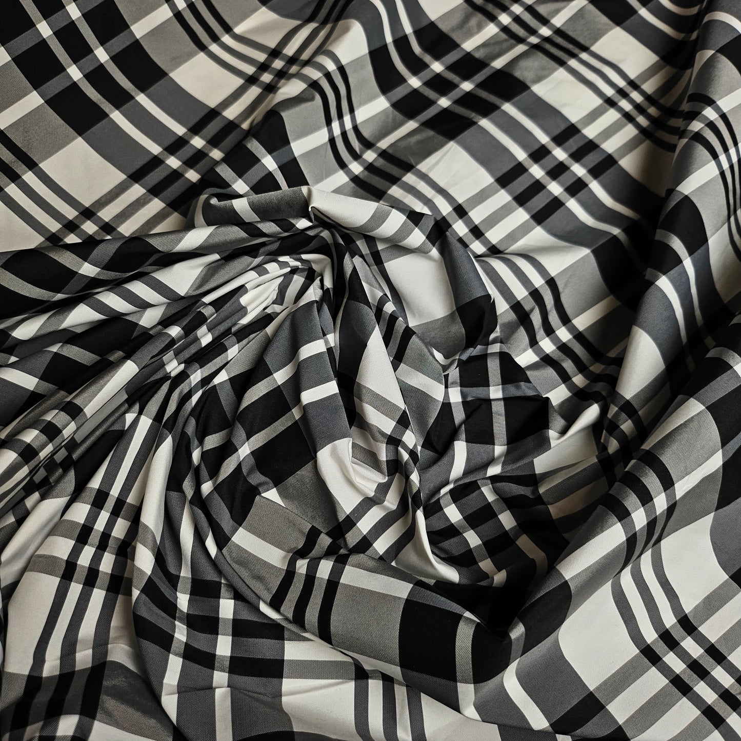 Taffeta · Kunstfaser · Kariert · Schwarz und Weißtöne · 140 cm · 10 g/m² · Meterware