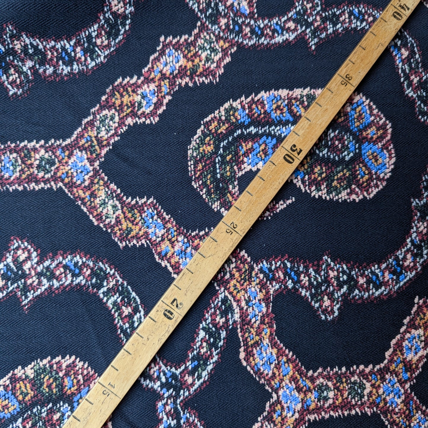 Etr* Designerstoff – Deadstock Baumwoll-Denim Dunkelblau mit Paisley-Jacquard | 150 cm | M5X5X12