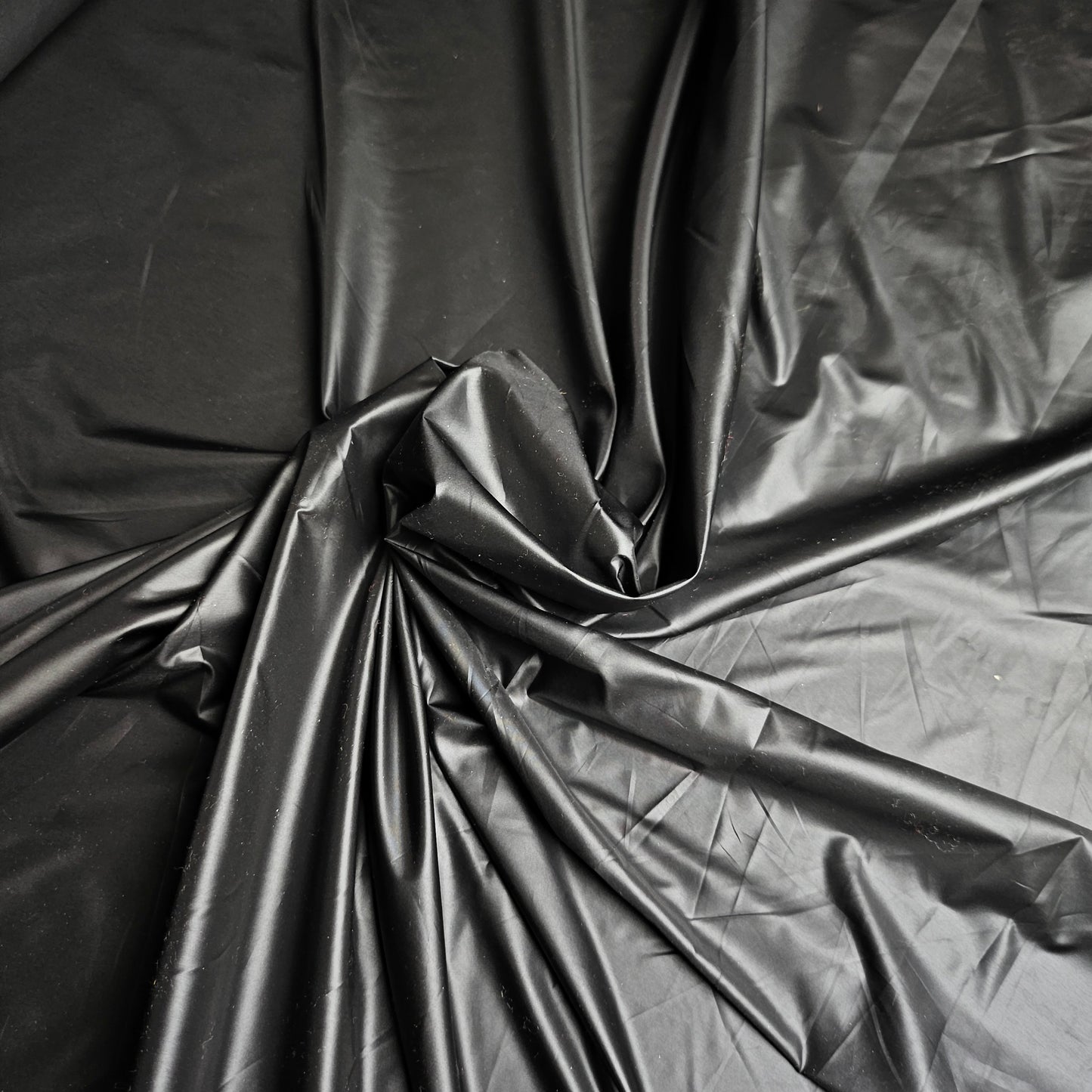 Fallschirmseide · Wasserabweisend · Polyester · Uni · Pantone Tap Shoe · 150 cm · 50 g/m² · Meterware