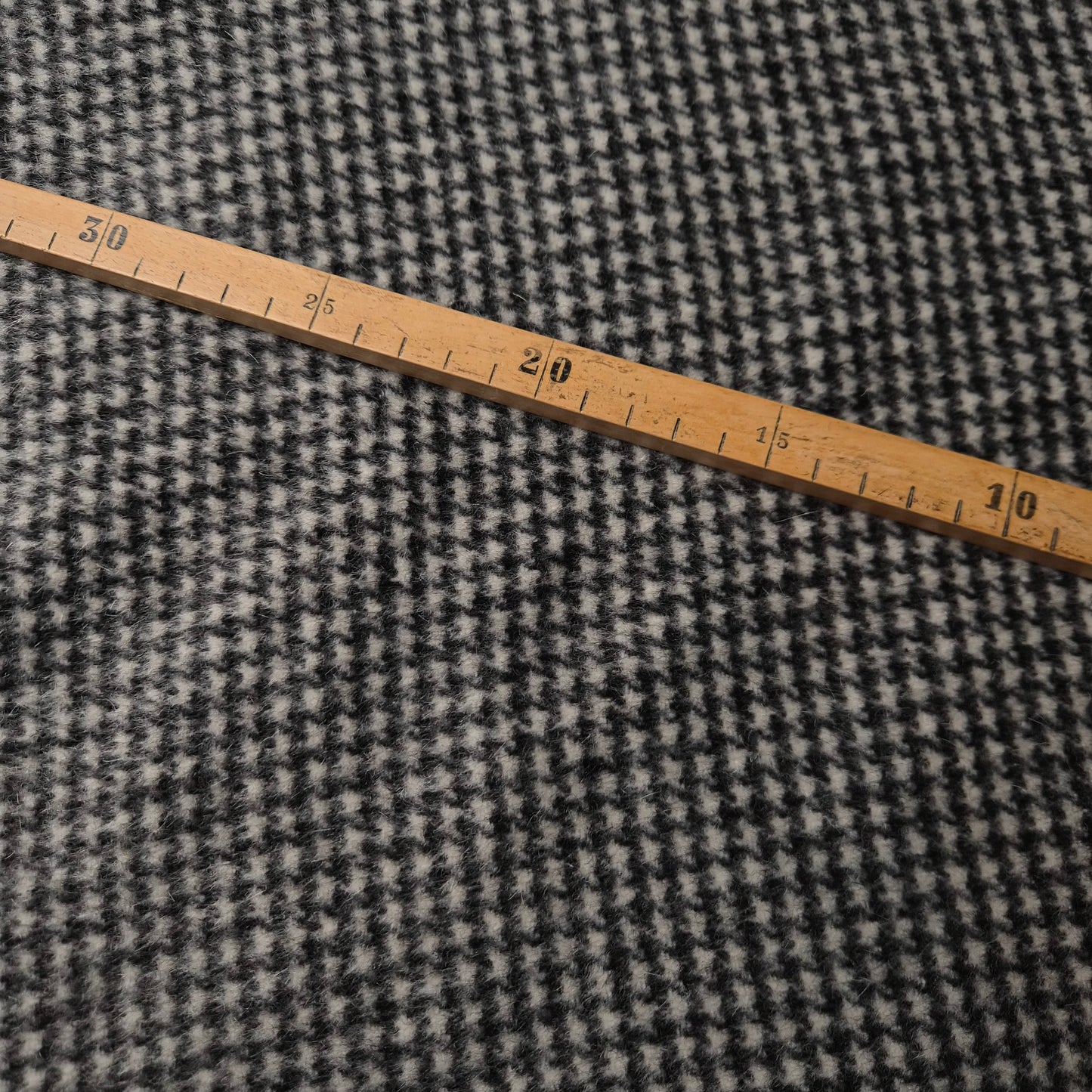 Mantelstoff · Fuzzy · Wolle, Mohair, Polyester · Schwarz-Weiß · 150 cm · 310 g/m² · Meterware