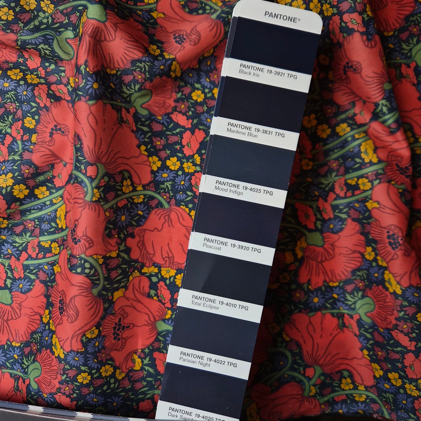 Meterware · Tana Lawn · Baumwolle · Millefleur · 140 cm