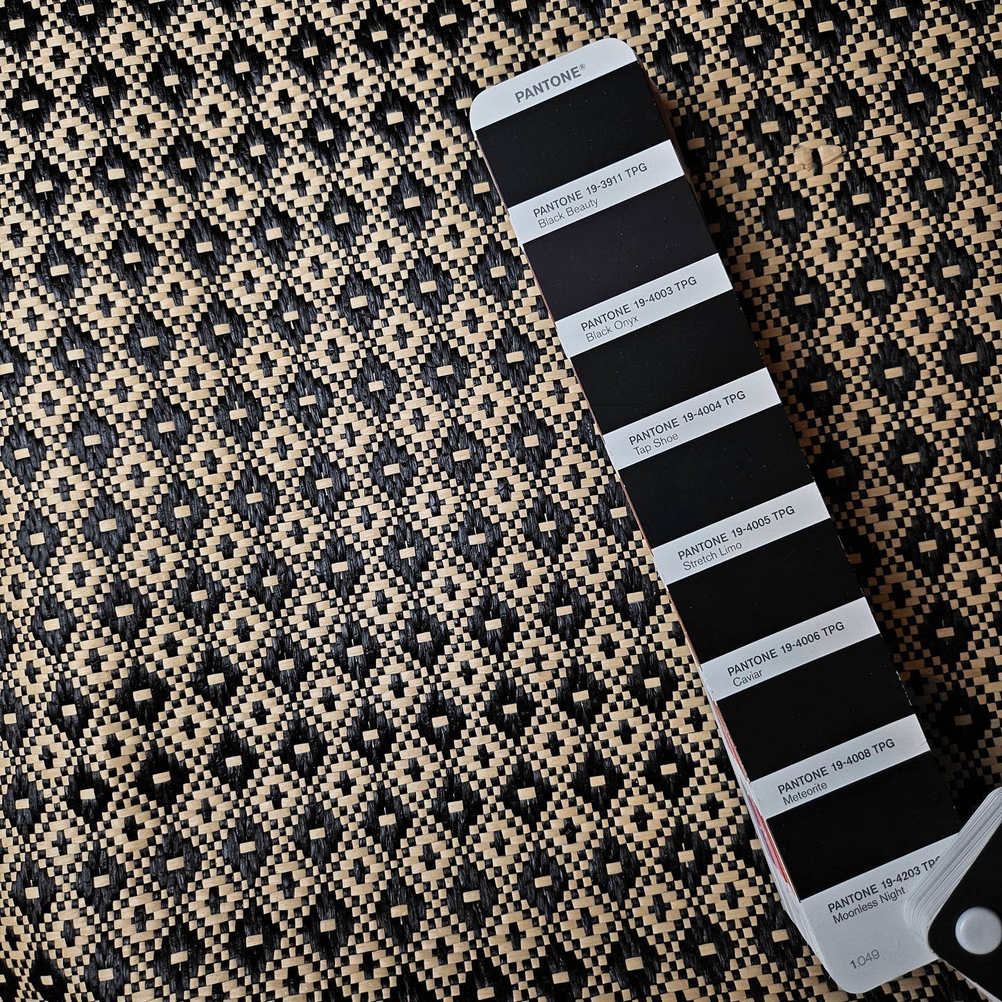Taschenstoff · Raffia · Geometrisches Muster · Farbe: Mehrfarbig · 150 cm · 260 g/m² · Meterware