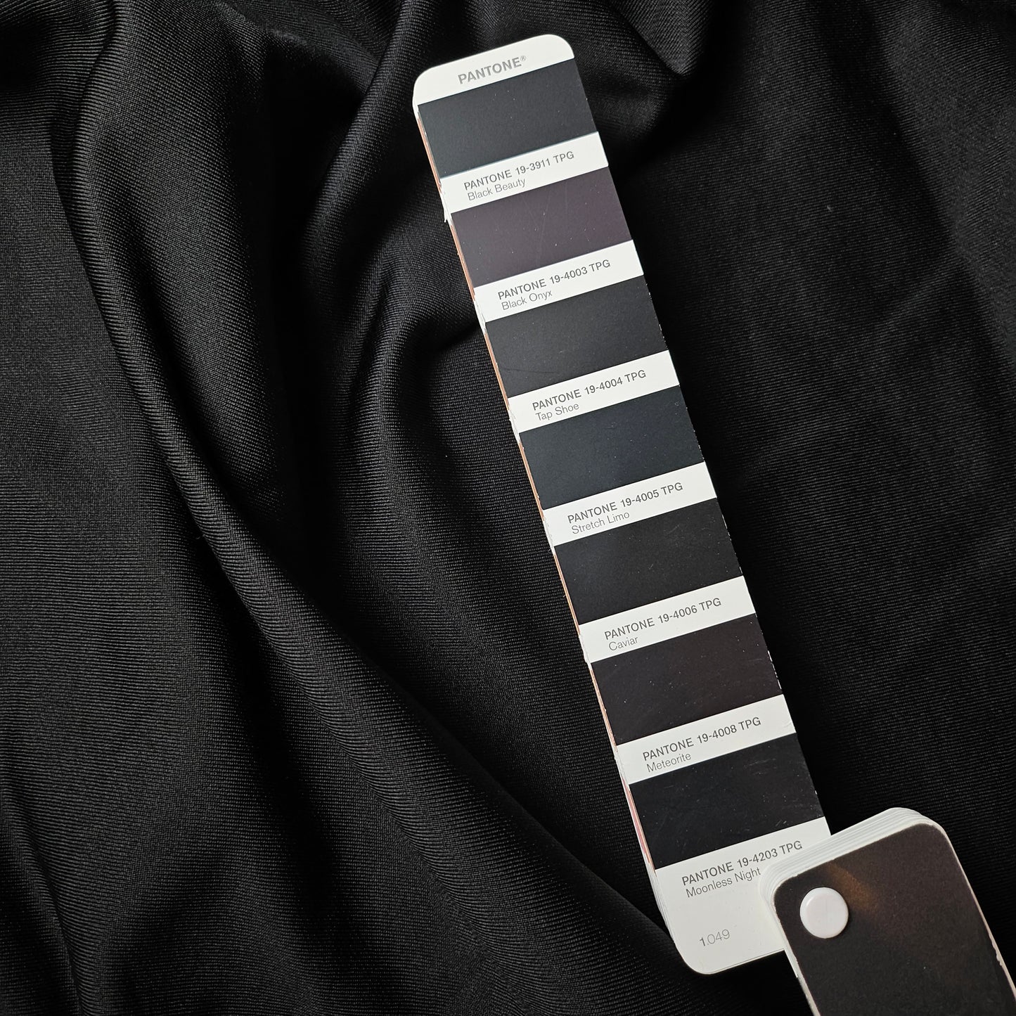 Sweat · Kunstfaser · Uni · Pantone Caviar · 150 cm · 350 g/m² · Meterware