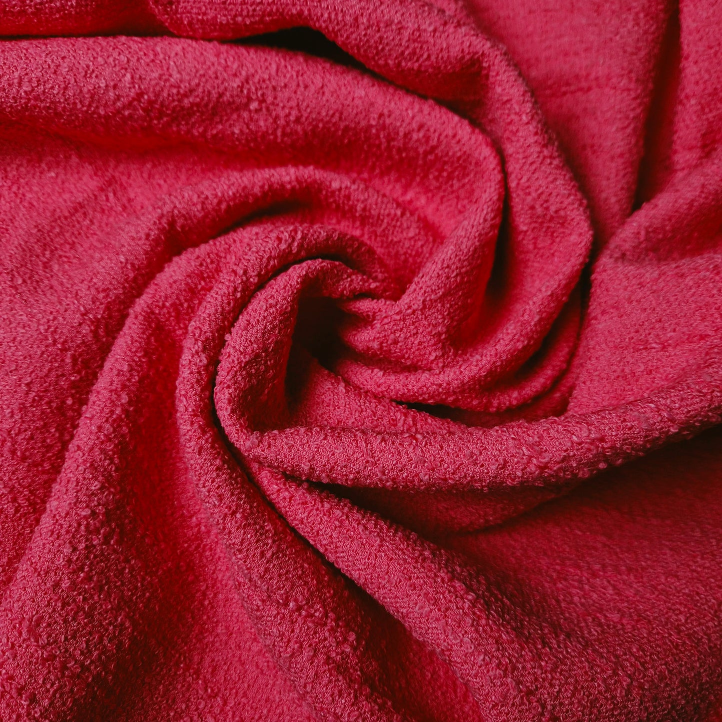 Einzelstück · Tweed · Pantone Sangria Sunset · 165×155 cm