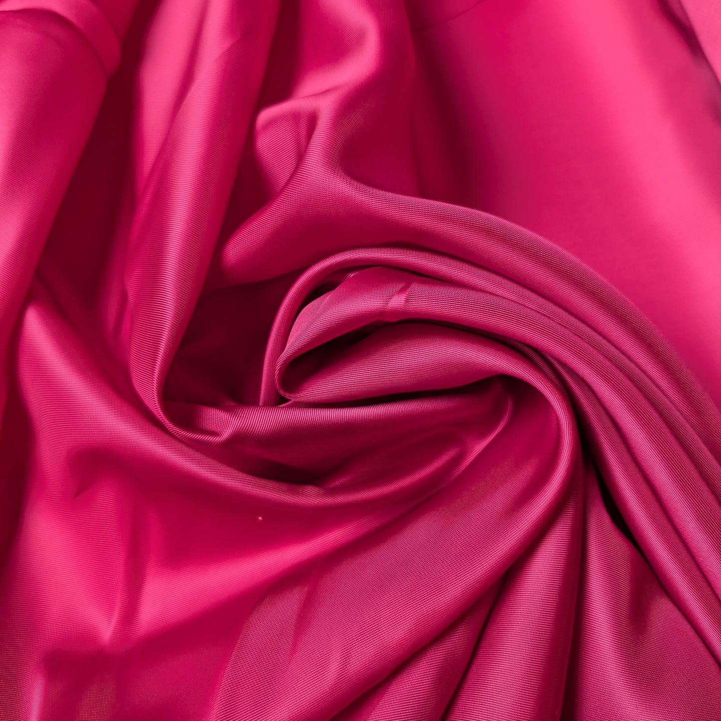 Meterware · Futterstoff, Viskose, Pantone Fuchsia · 140 cm · 80 g/m²