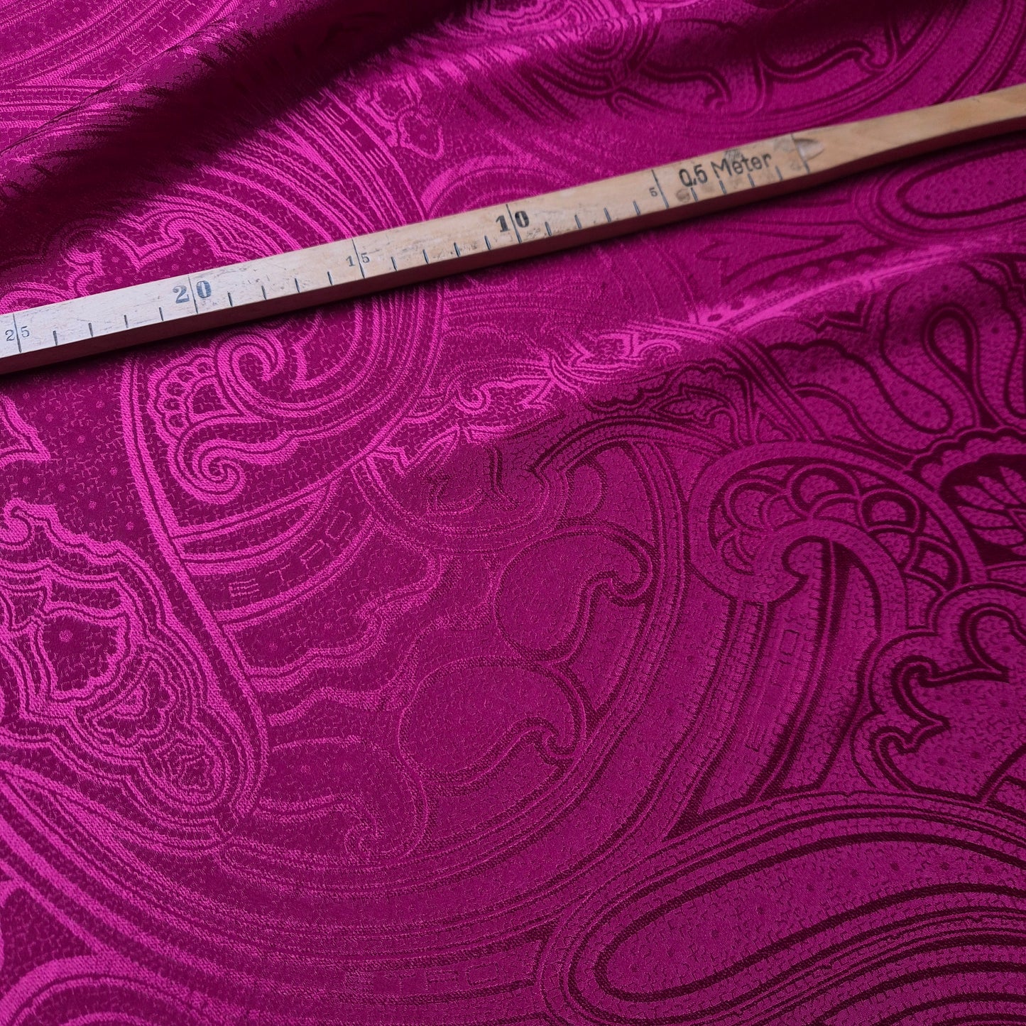 Seide, Cherries Jubilee · 140 cm