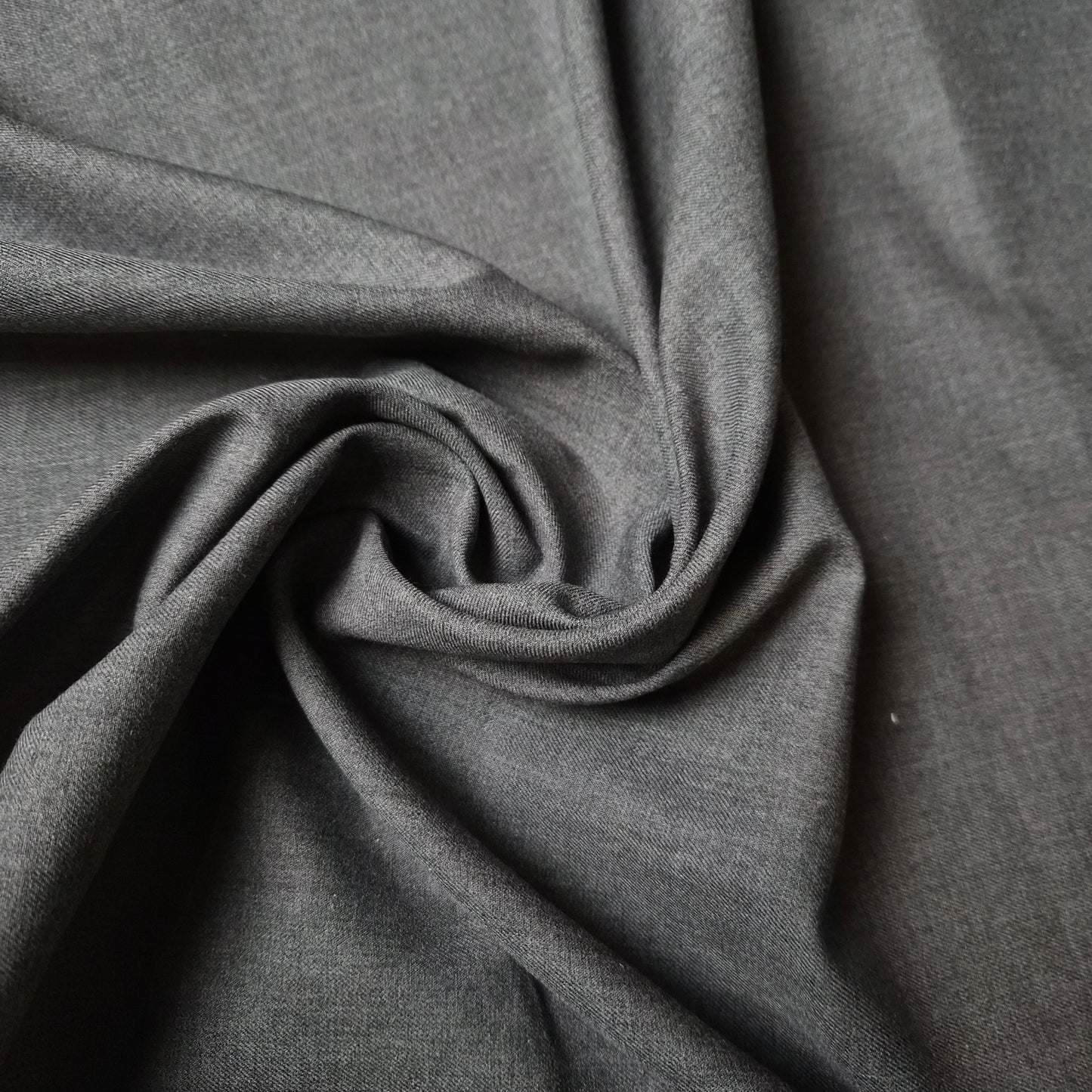 Meterware · Hemdenstoff · Baumwolle · Uni · Pantone Steel Gray · 150 cm · 120 g/m²