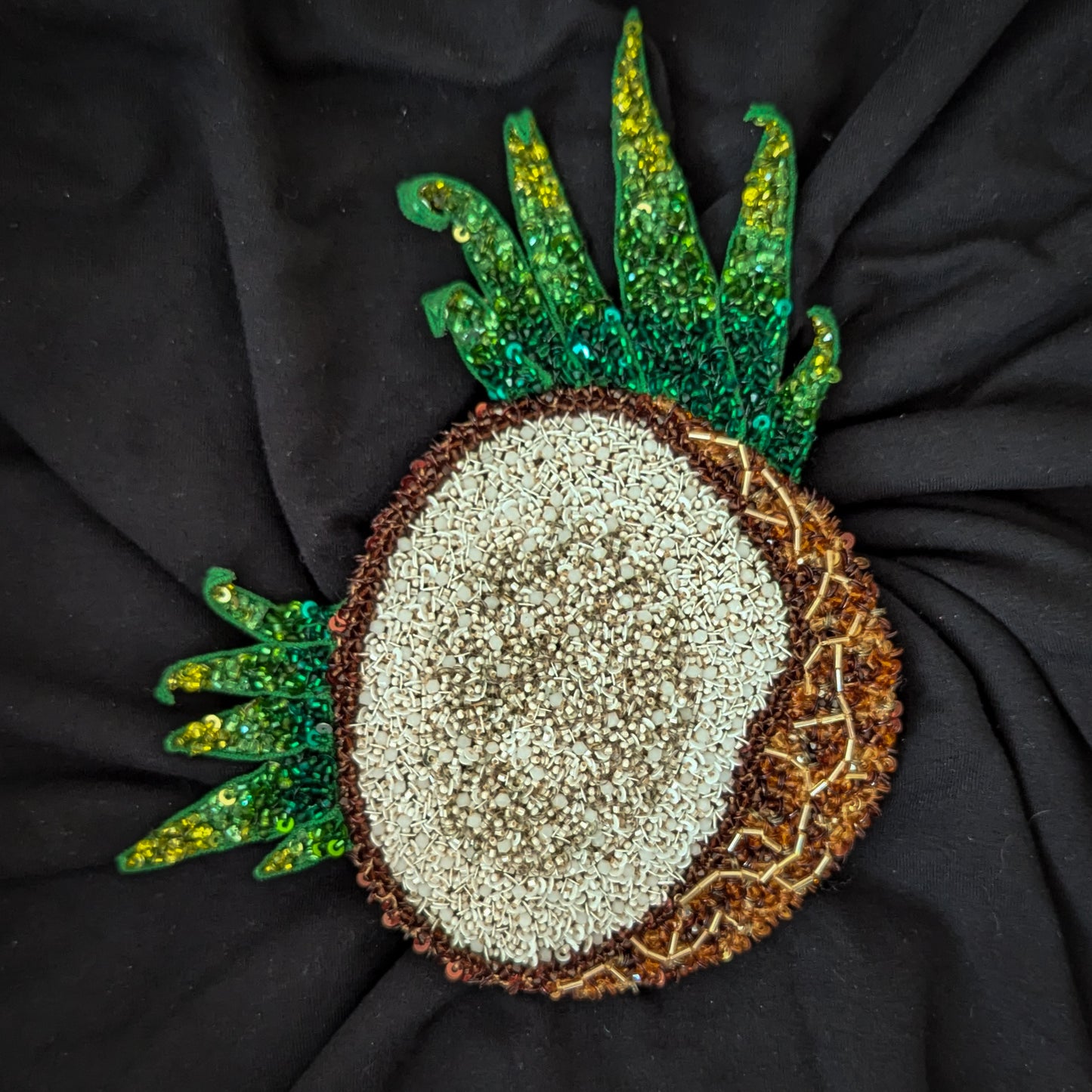 D&G coconut leaf patch, 14x18cm, with white beads, brown sequins, and green sequin leaves.