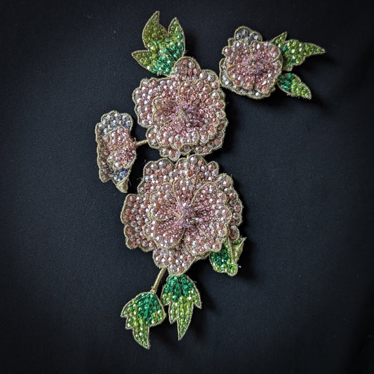 D&G pink sequin flowers with green leaves and gold wire, 15x19cm.