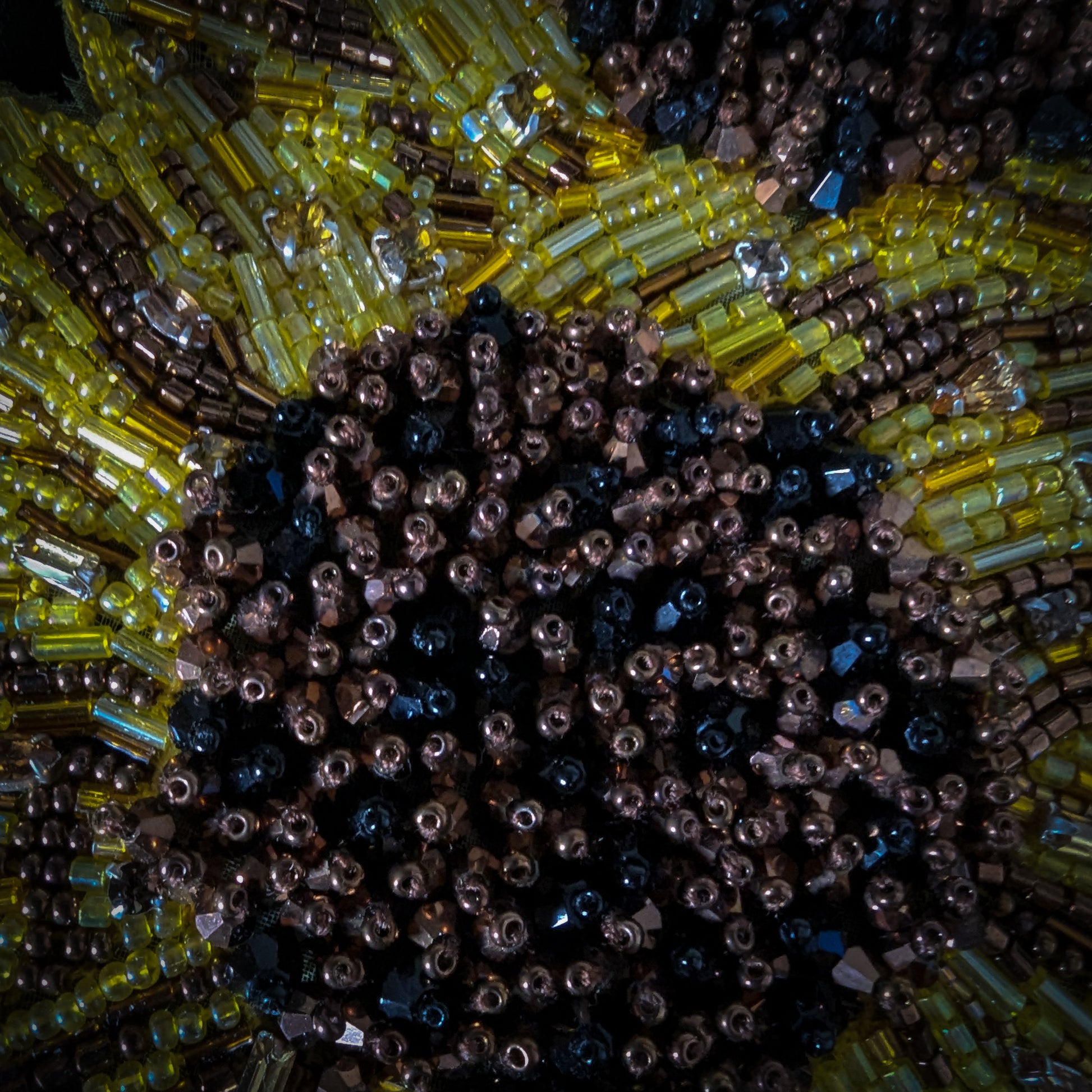 D&G heavy sunflower patch, 14x18cm, with yellow, brown, and black beads.