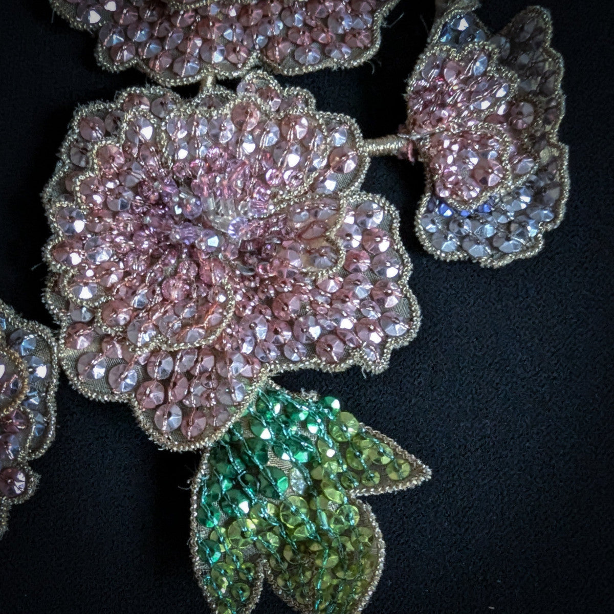 D&G sequin flower appliqué with pink, purple, and green sequins, gold wire, 15x19cm.