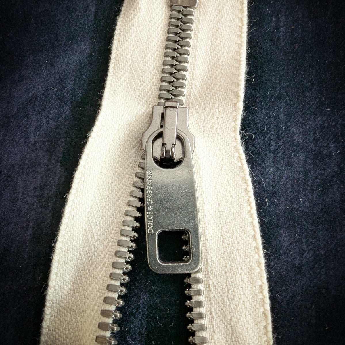 L2X1X004 Reißverschluss D&amp;G mit Logo ca. 10 cm nicht teilbar für Jeans