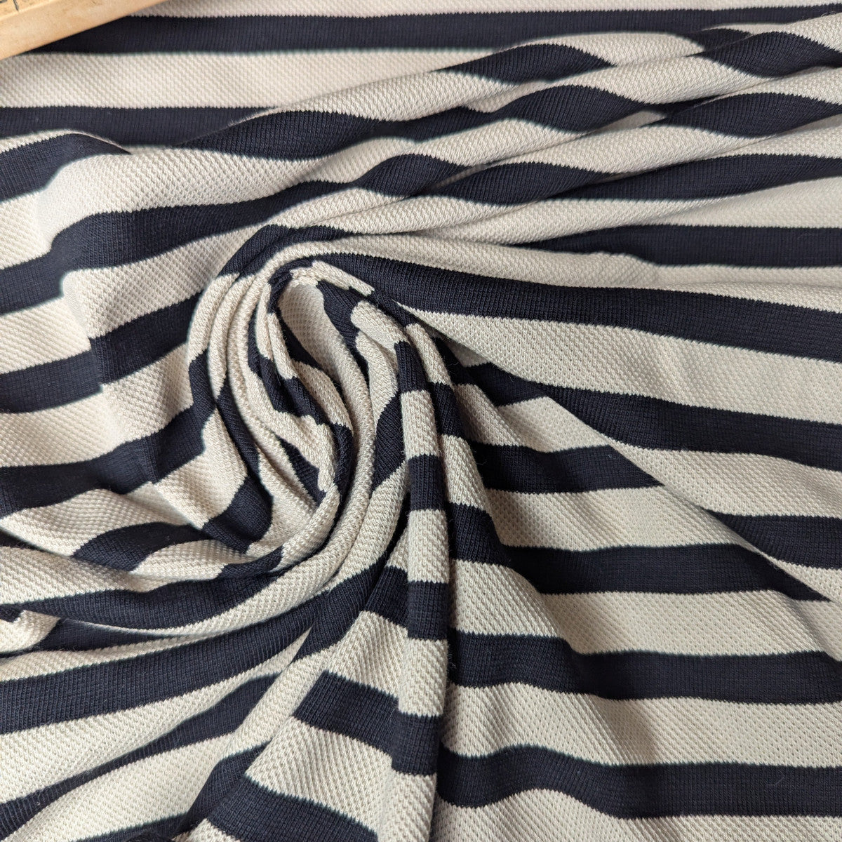 Piqué · Baumwolle · Gestreift · Farbe: Blau- und Naturweißtöne · 160 cm · 200 g/m² · Meterware