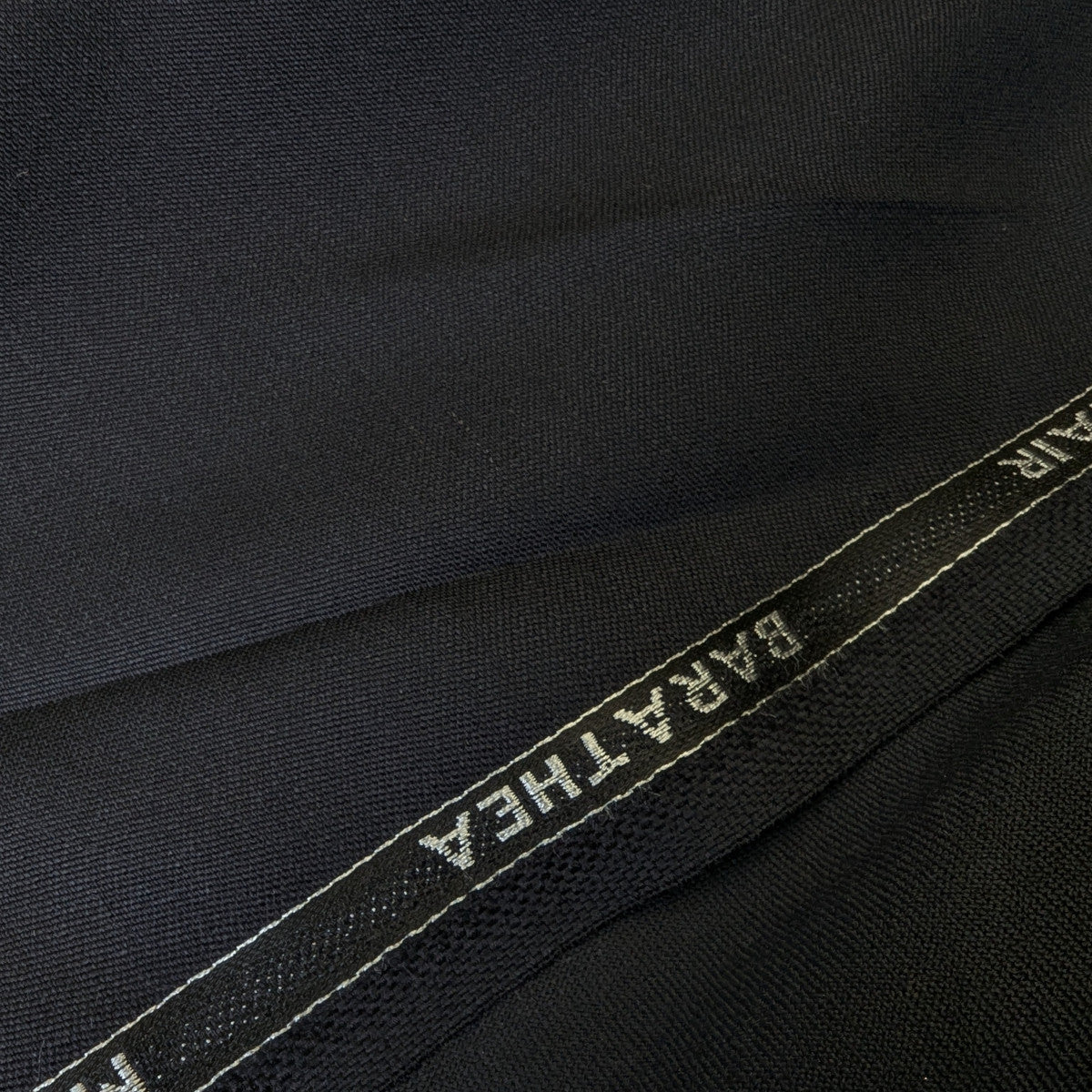Barathea · Wolle, Mohair · Uni · Pantone Blue Nights · 150 cm · Meterware