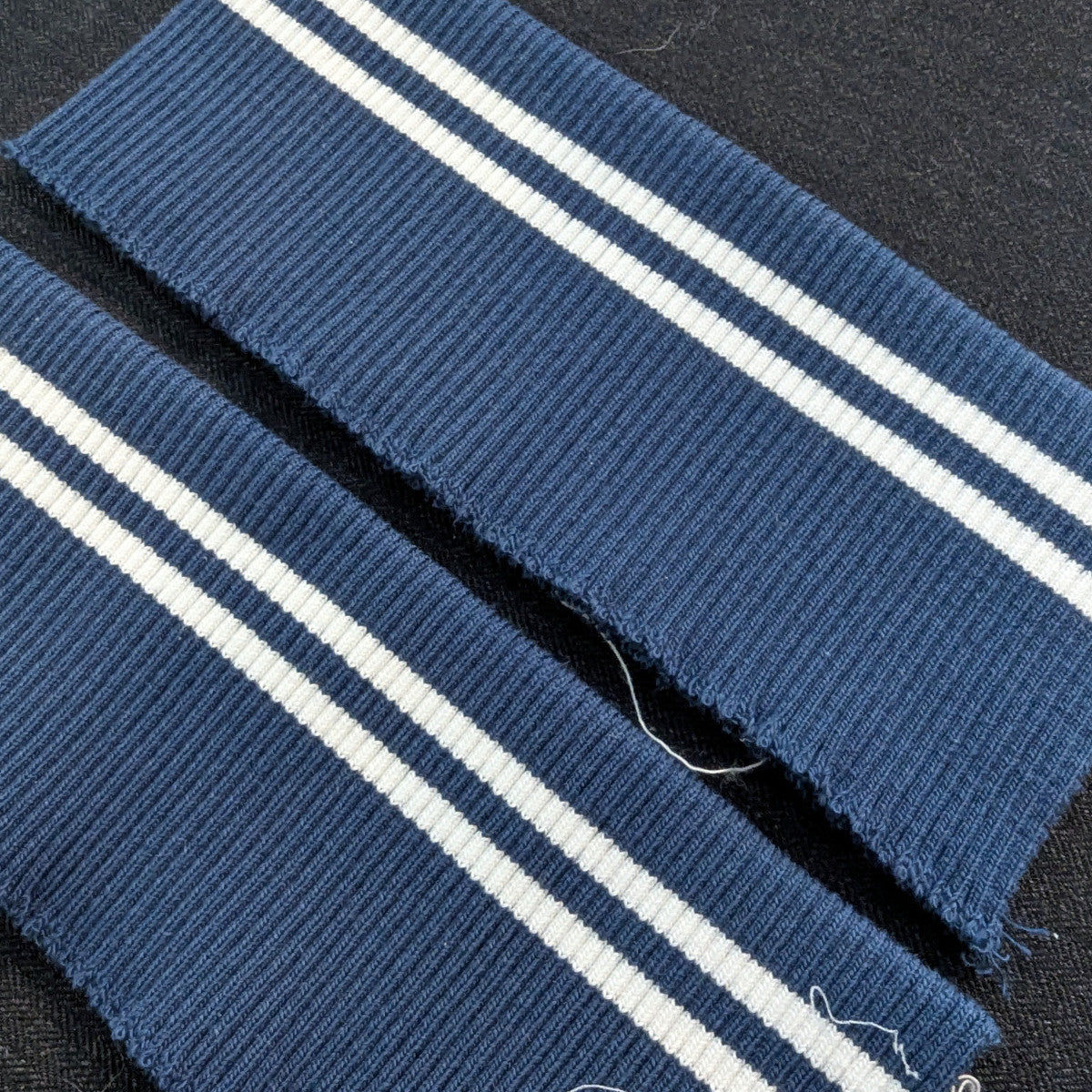 Paul Smith 17cm navy blue ribbed band with two white stripes, S7X5X025.