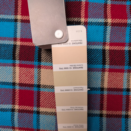 Einzelstück · Wollstoff · Sehr wollig im Griff · Wolle · Kariert · Pantone Creme Brulee · 150×155 cm · 300 g/m²