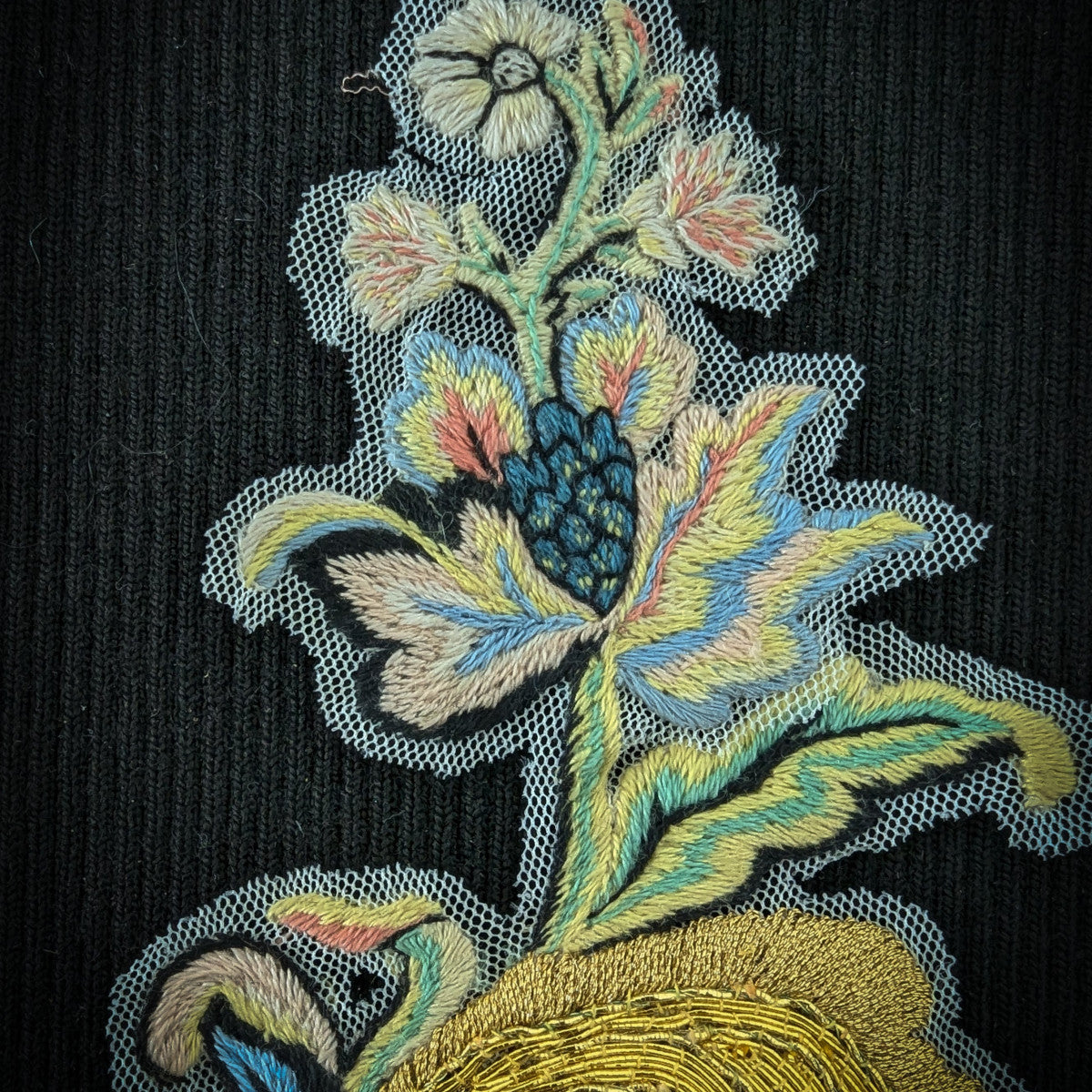 D&G 18cm embroidered floral patch with colorful threads, gold metallic accents, and delicate lace.