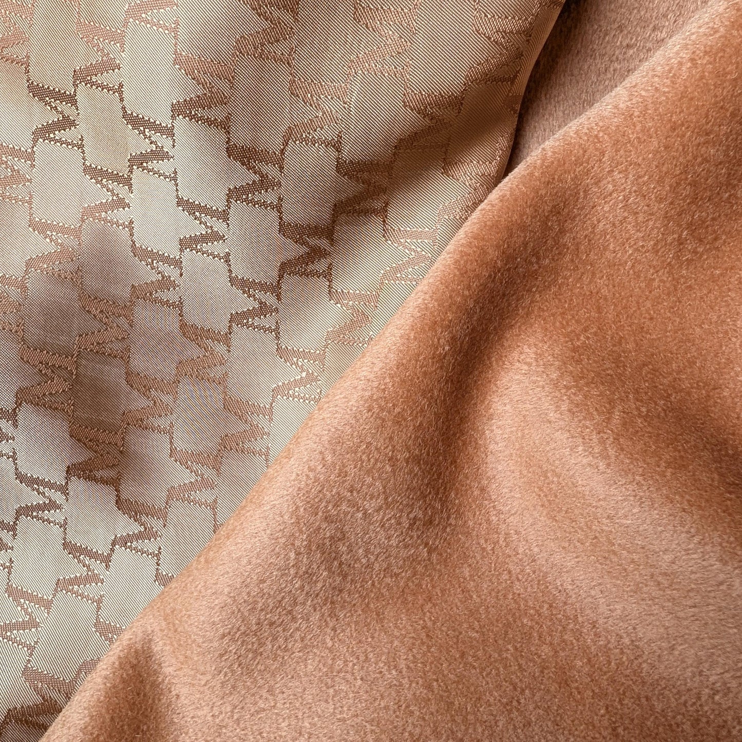 Kombipaket · Mantelstoff · Schurwolle 42%, Kaschmir 23%, Angora 23%, Seide 12% · Stoff 350×150 cm + Viskosefutter 300×150 cm · 390 g/m²