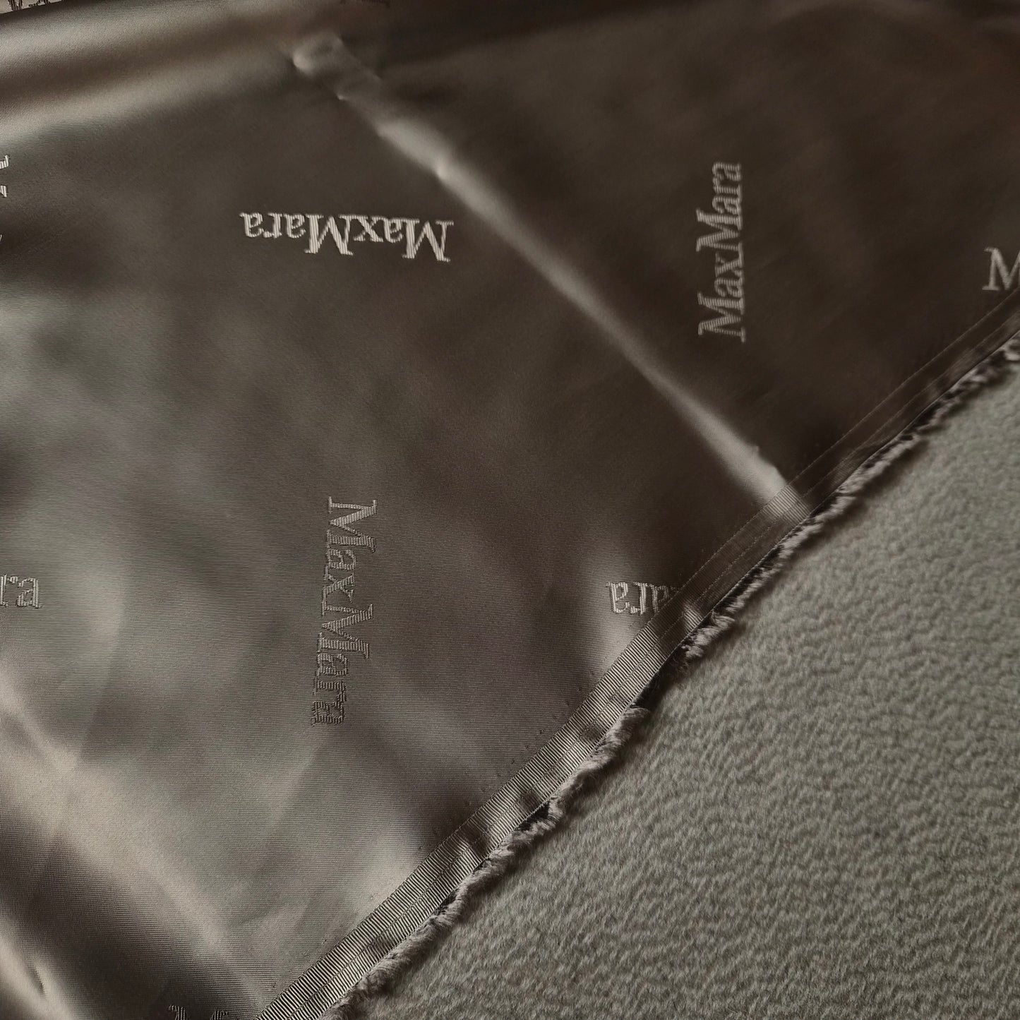 Kombipaket · Mantelstoff · Kaschmir · Pantone Oxford Tan · Stoff 325×150 cm + Viskosefutter 125×140 cm