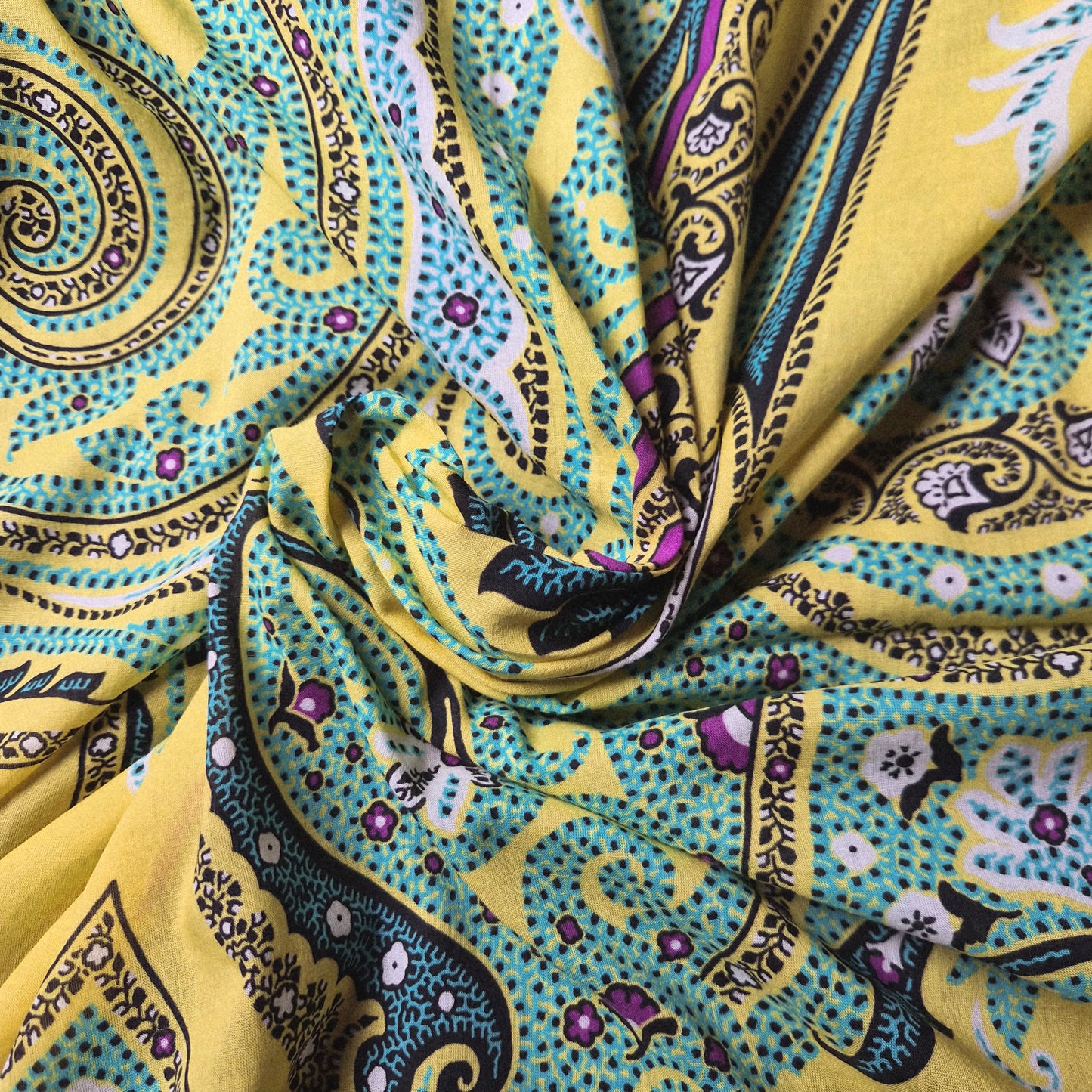 Schal · Seide, Viskose · Paisley · Mehrfarbig · 195×115 cm · Einzelstück
