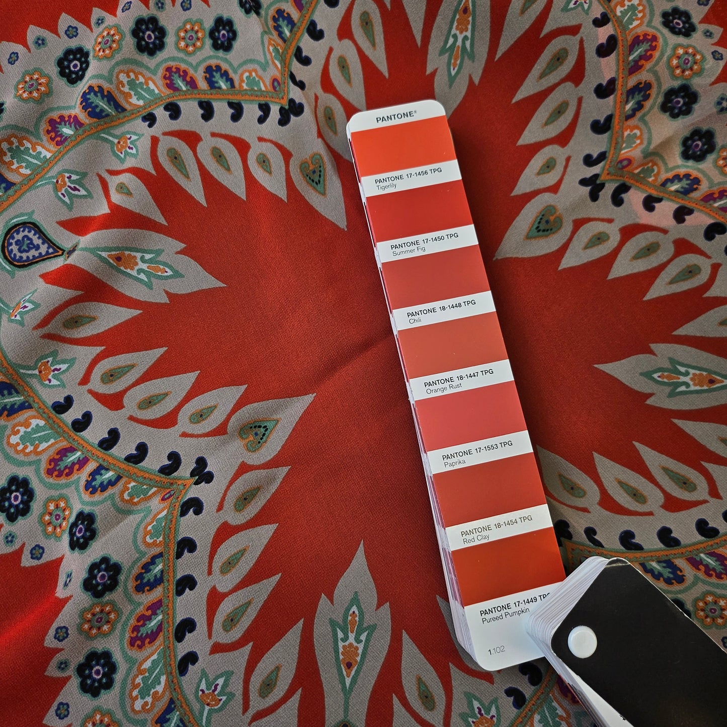 Seide, Chiffon, Red Clay · 140×140 cm