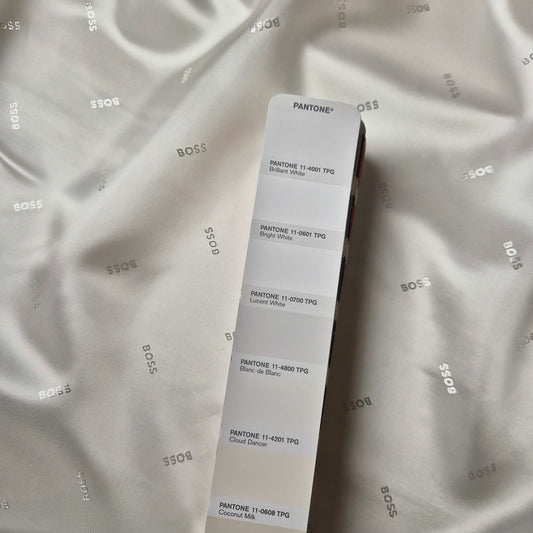 Meterware · Futterstoff · Viskose · Logo · Pantone Cloud Dancer · 140 cm · 80 g/m²