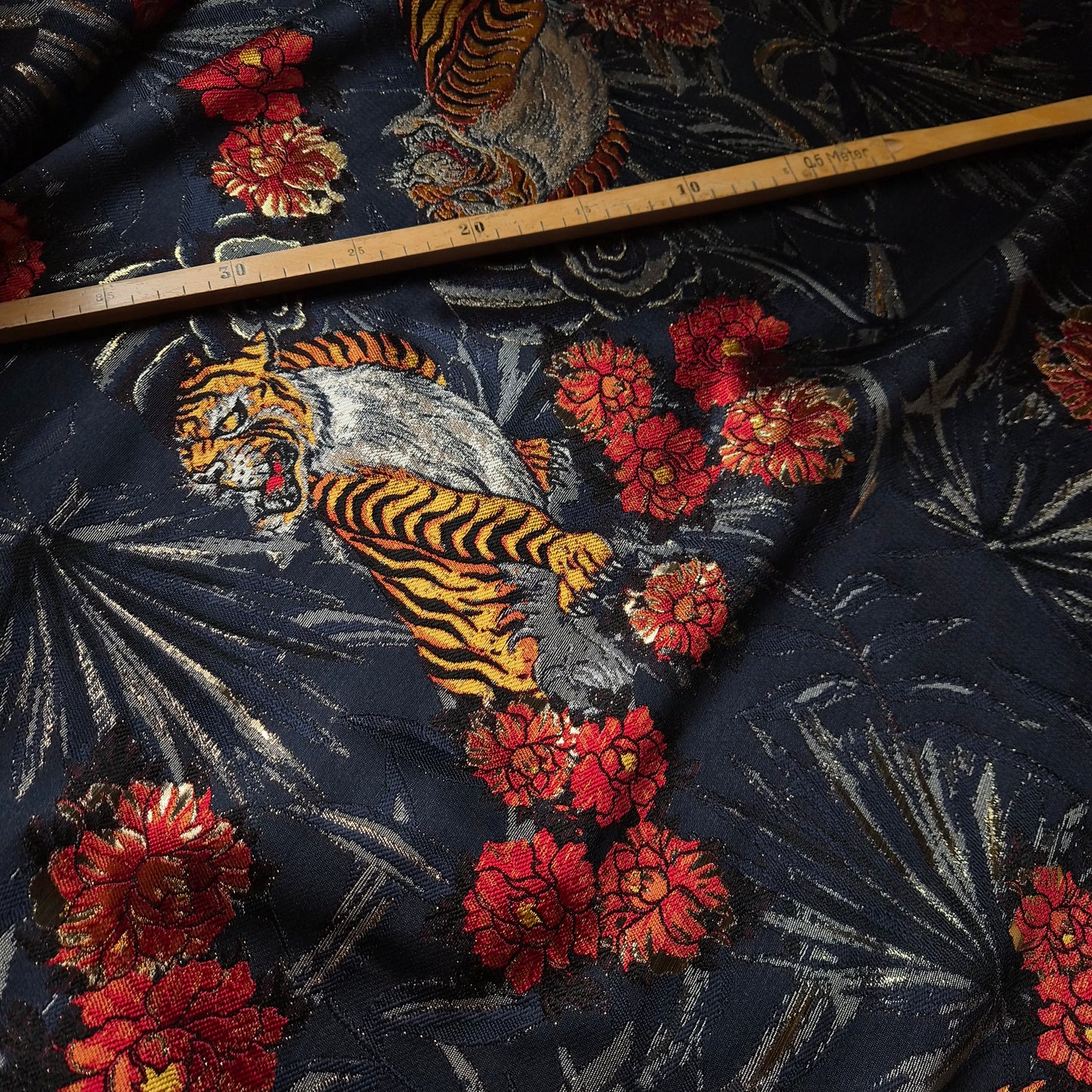 Meterware · Jacquard · Mit Lurex · Baumwolle, Polyester, Lurex · Pantone Naval Academy · 155 cm · 280 g/m²
