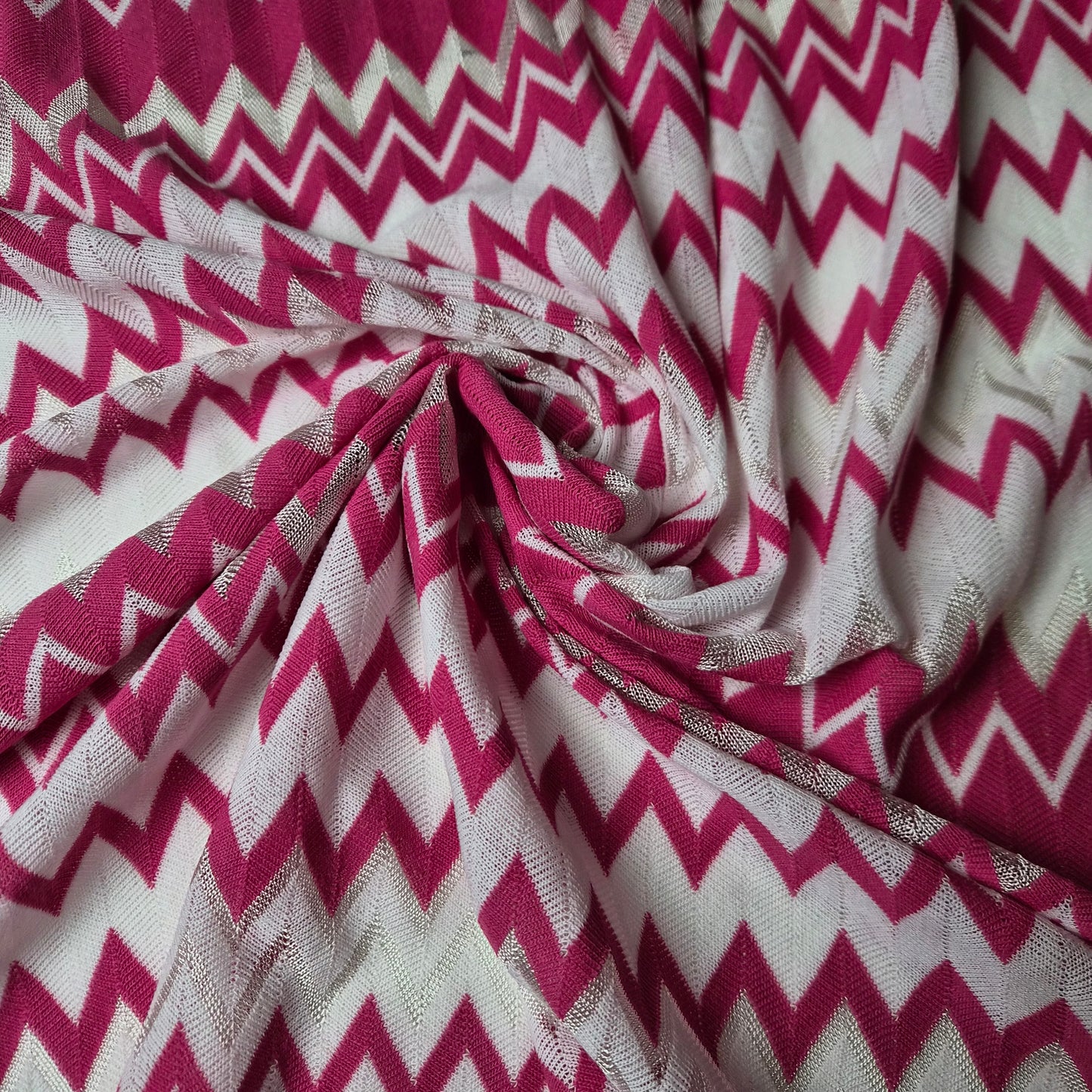 Meterware · Strickstoff, Wolle, Baumwolle, Viskose, Pantone Beetroot Purple – Brilliant White · 150 cm 160g/m2