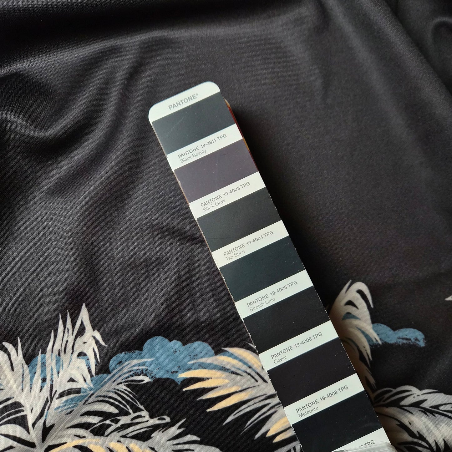 Jersey, Pantone Tap Shoe · 135×185 cm