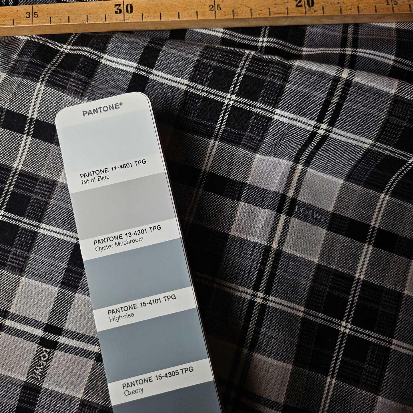 Baumwolle, Webware, Pantone Oyster Mushroom, Karo · 88×106 cm