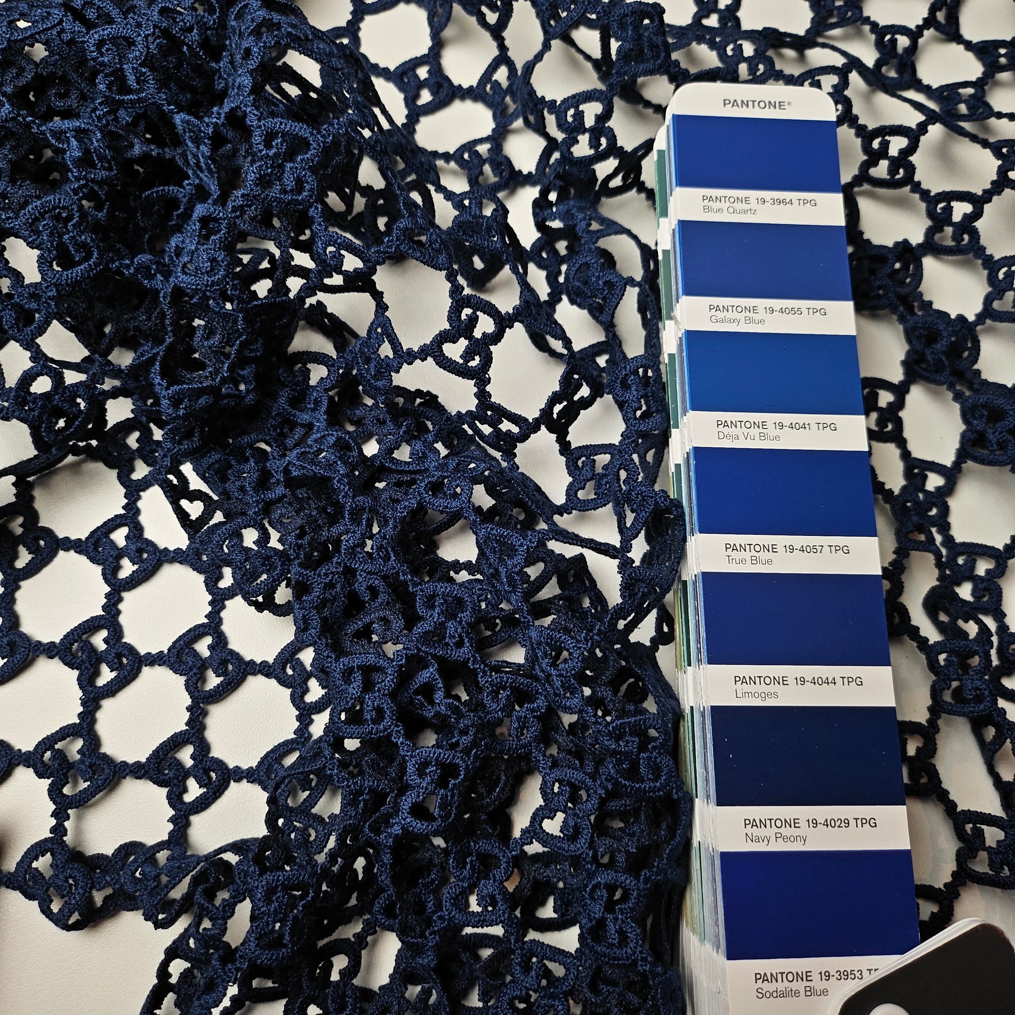 It*lienisches L*xushaus Designerstoff – Deadstock Macramee Oceana Blue | 120 cm | M9X3X5