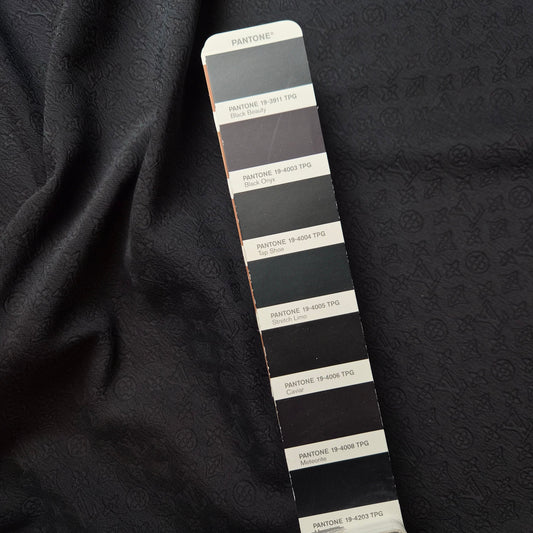 Jacquard · Wolle, Seide · Logo · Pantone Black Onyx · 140 cm · 110 g/m² · Meterware