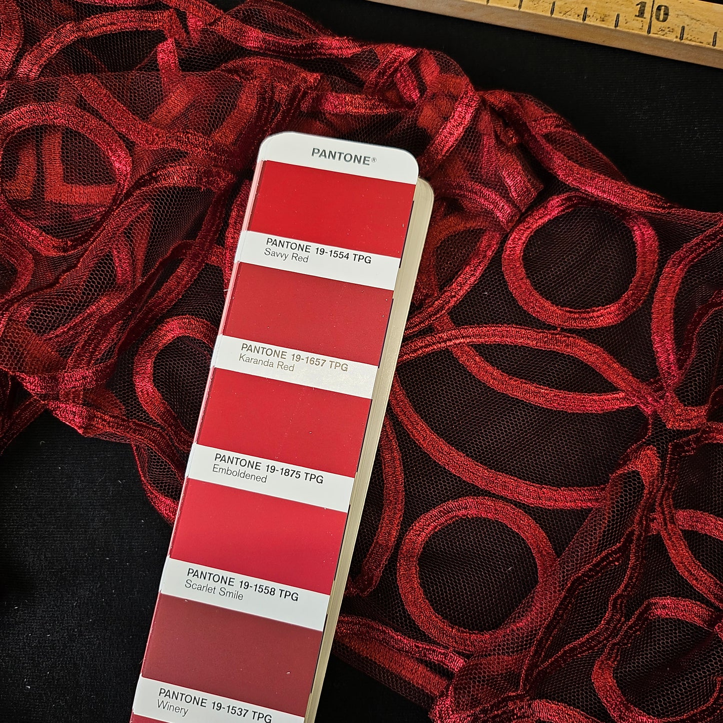 Kunstfaser, Spitze, Pantone Savvy Red, Spitze · 22cm