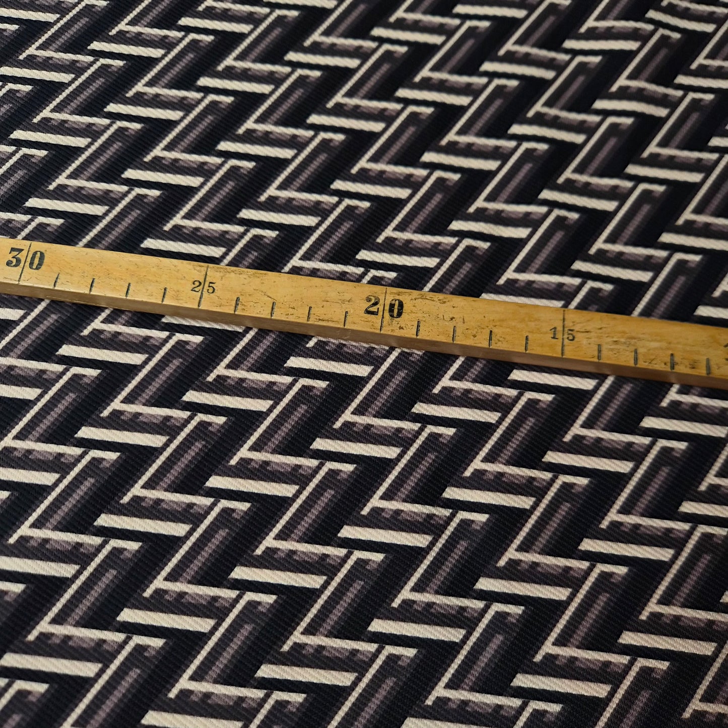 Punto Milano · Polyester · Geometrisch · 140 cm · Meterware