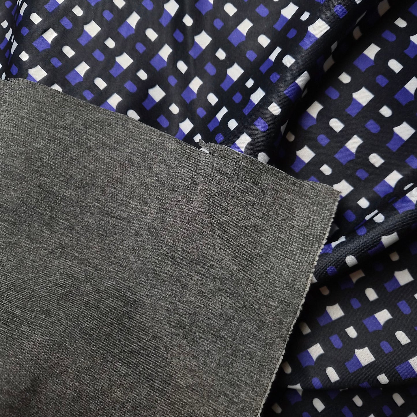 Einzelstück · Punto Milano · Polyester · 300×160 cm