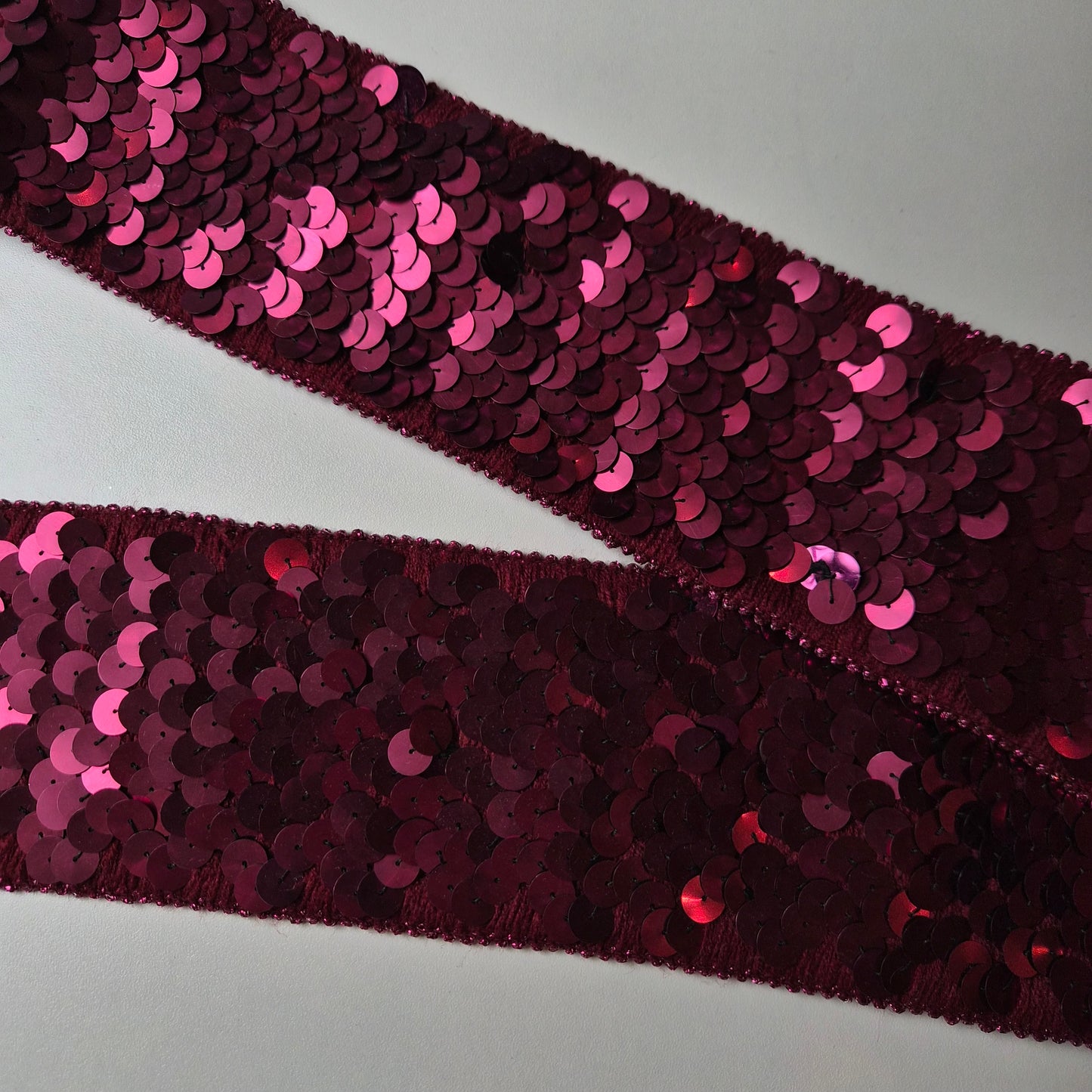 Band, Pailetten, Gummiband, Pantone Rhubarb, Pailetten · 8,5 cm