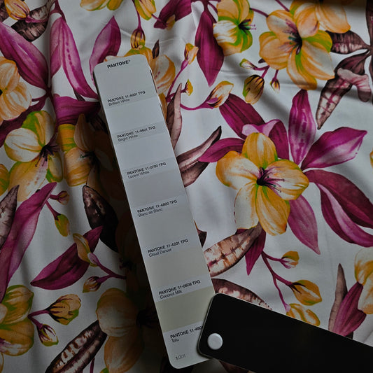 Lycra / Stretch, Pantone Bright White · 130 cm