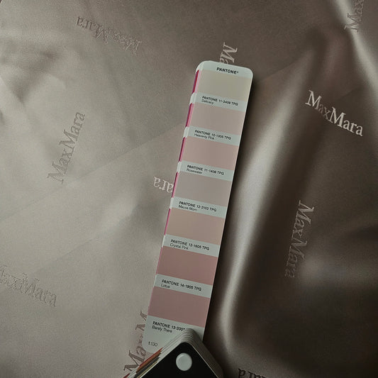 Futter · Viskose · Logo · Pantone Mauve Mom · 145 cm · 100 g/m² · Meterware
