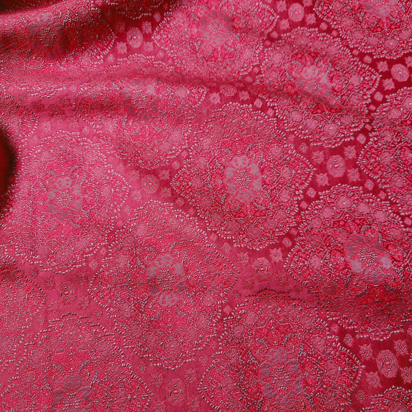 Meterware · Jacquard · Baumwolle, Polyester · Pantone Fandango Pink · 150 cm · 240 g/m²