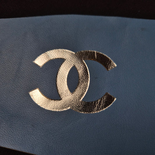 Lederzuschnitt · Leder · Fehldruck, Original für Schuh · Logo · Silber · 5×3,5 cm