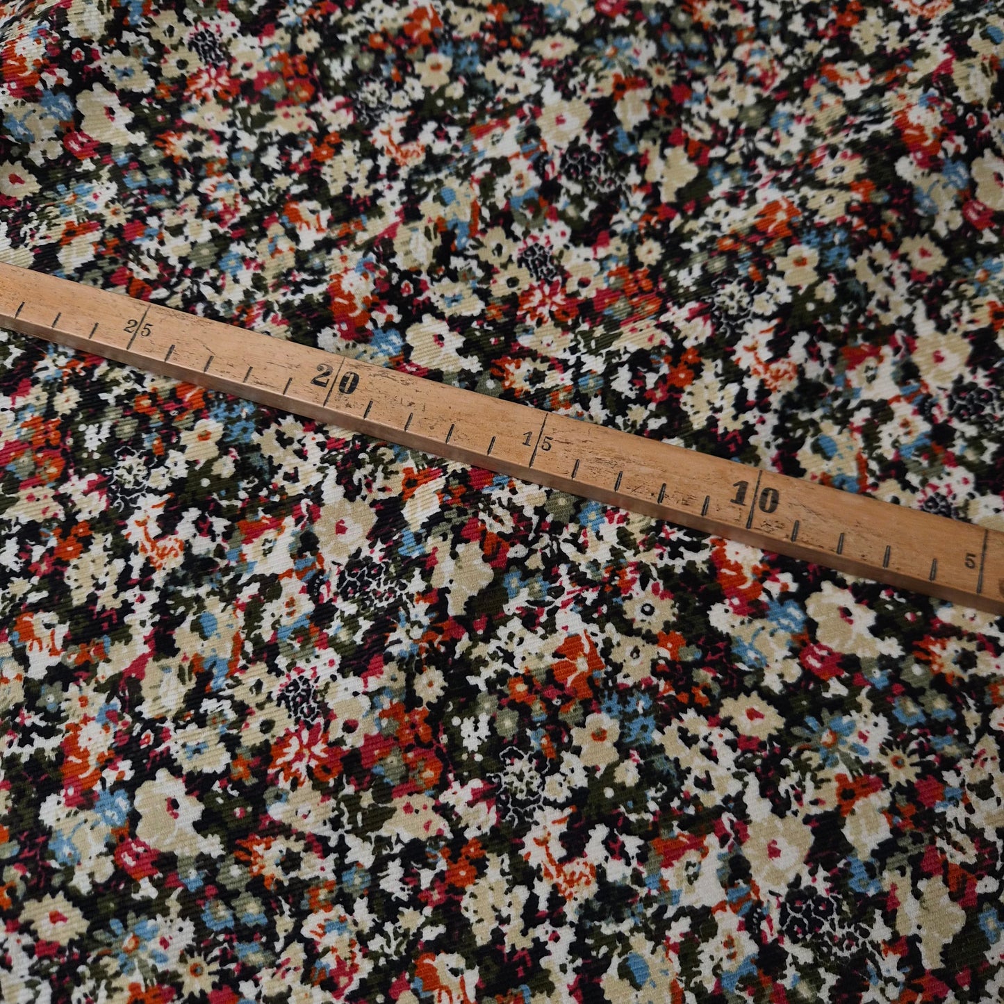 Meterware · Cord · Feincord · Baumwolle · Floral · Mehrfarbig · 110 cm